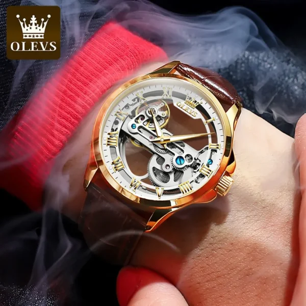 Mechanical wristwatch leather strap